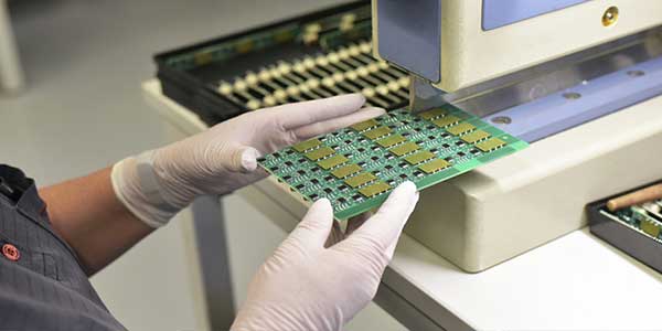 SMT贴片加工中提高元件的贴装精度要怎么做 (图2) SMT贴片加工中提高元件的贴装精度要怎么做 (2).jpg